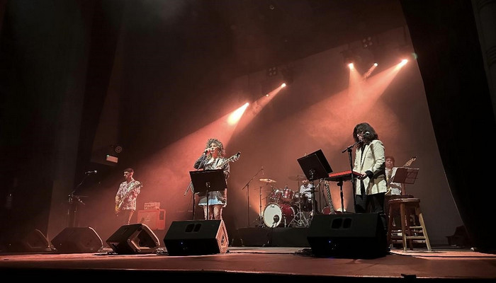 Samantha Navarro presentó su último disco “Éxito” en la Sala Zitarrosa