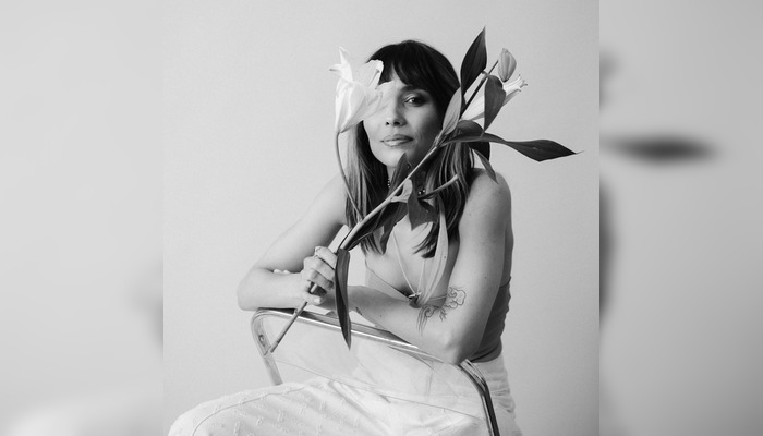 Alfonsina ft. Laura Canoura – Casas unidas